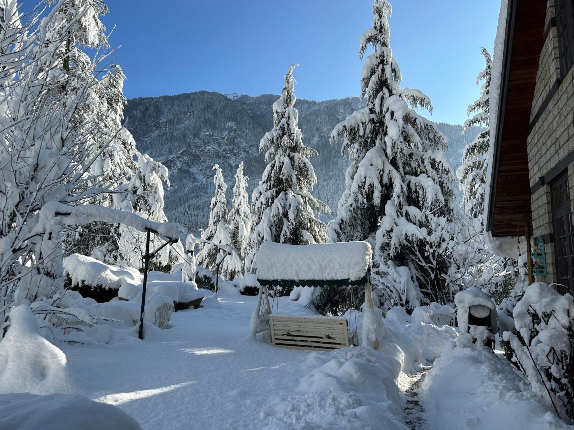 Mary'S Cottages Маналі Екстер'єр фото